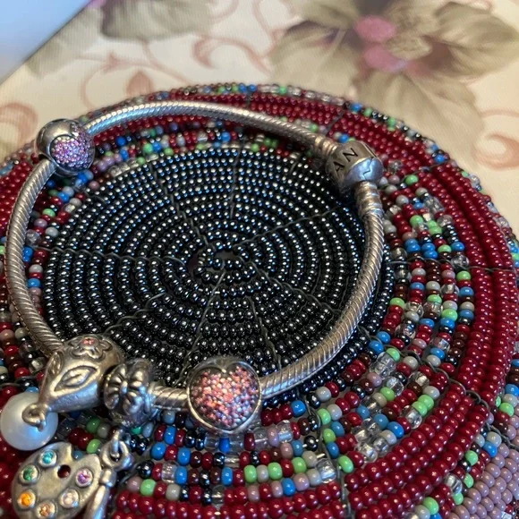 PANDORA BRACELET WITH CHARMS NEW IN BOX UNWORN - Picture 9 of 14